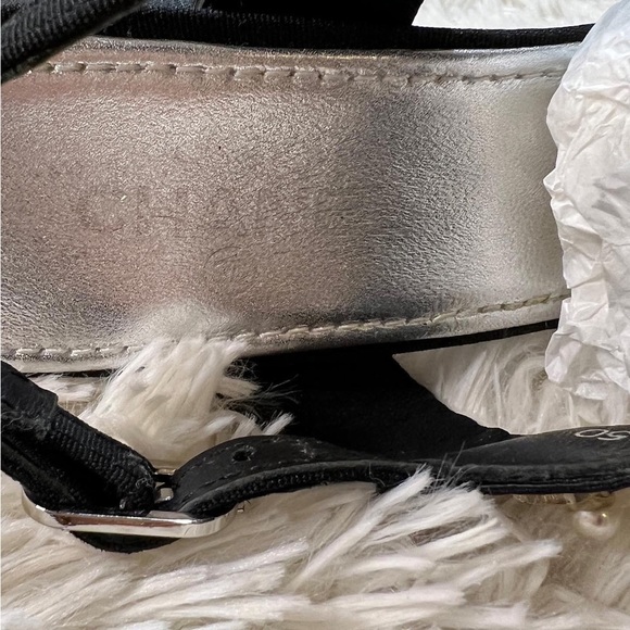 SOLD Authentic CHANEL Sandals Stars Pearls T-Strap Block Heels in black. - Picture 5 of 10